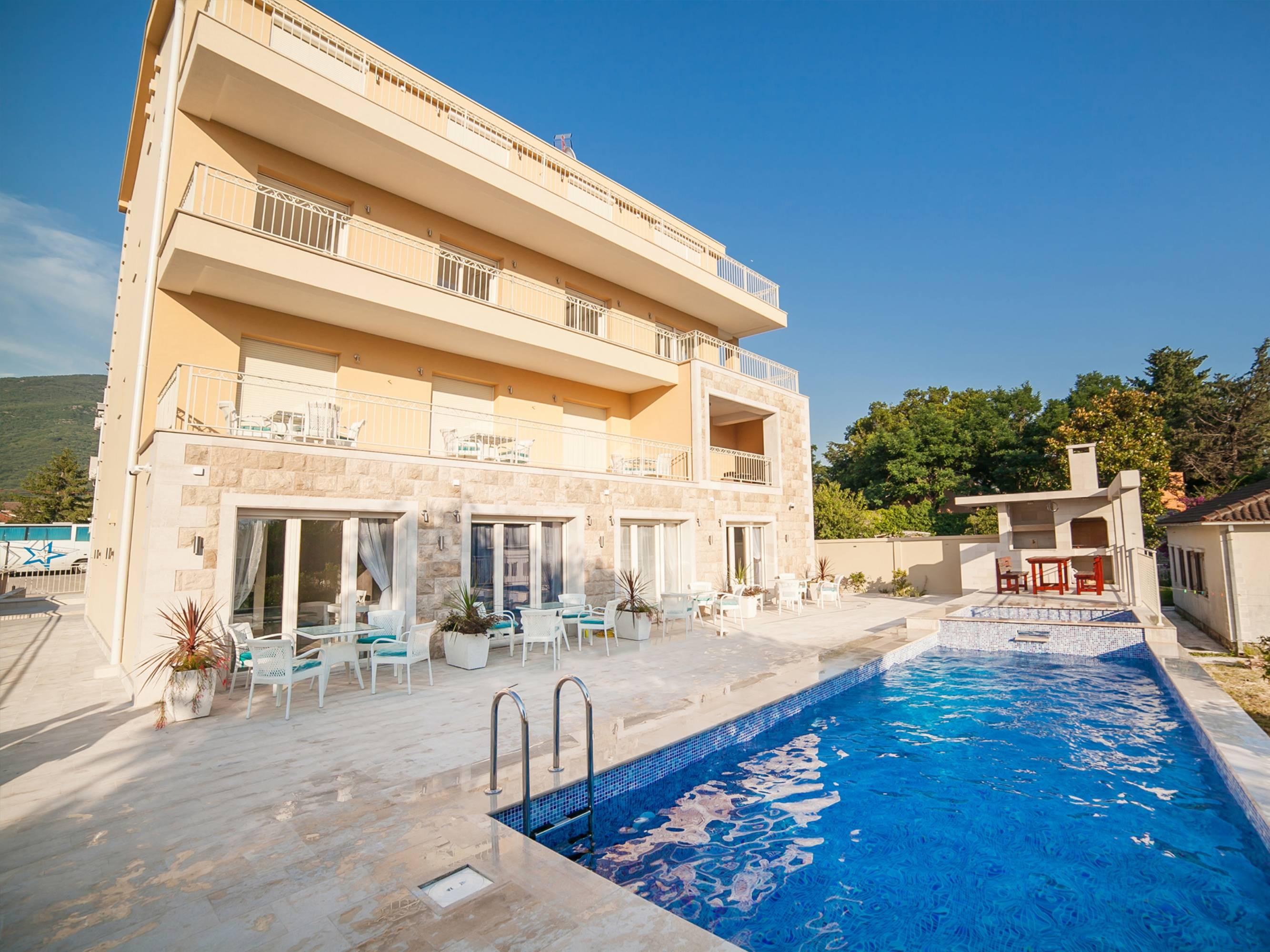 Sea Point Apart Hotel Tivat Exterior foto